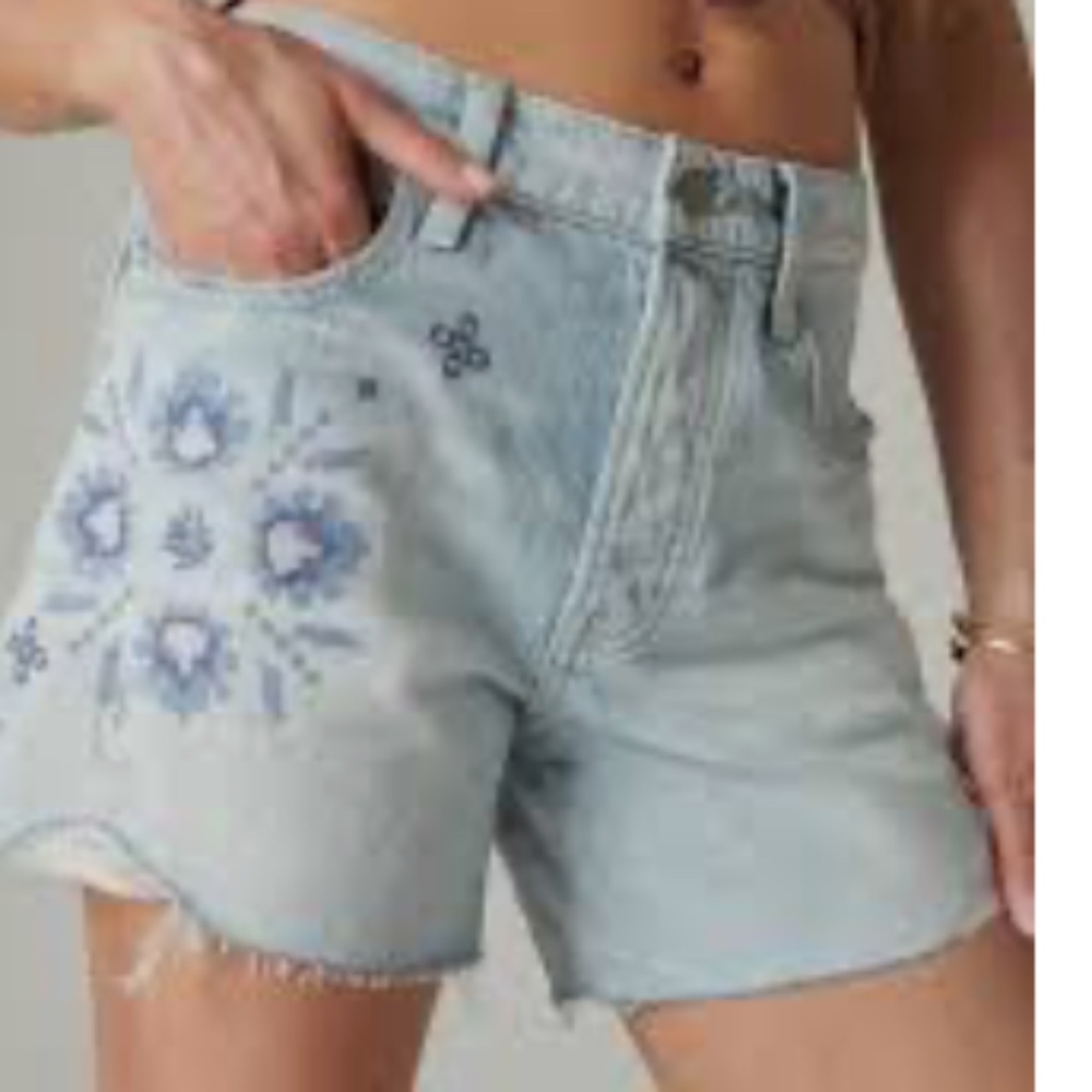 Women’s Lucky Brand  90s Shorts in Island Hopper sz 29